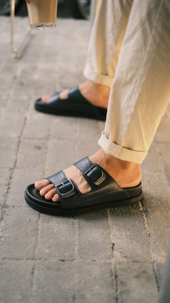 Casual Slippers for Men and Women: Comfort Without Compromise
